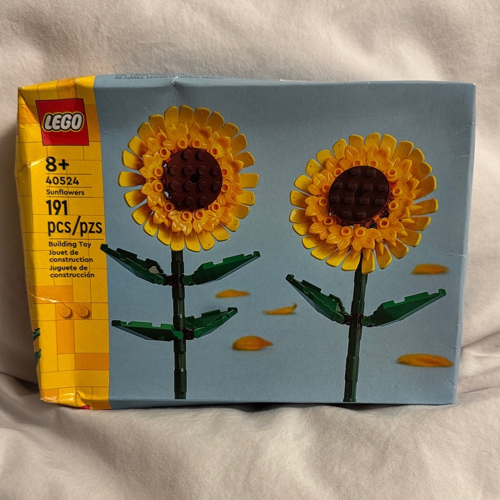LEGO Sunflower Display Set with Yellow and Green